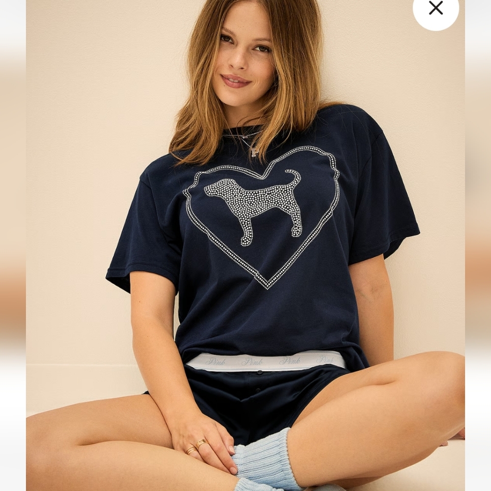 NEW 2025 FASHION SHOW VS PINK THE TAKEAWAY OVERSIZED TEE. NAVY/RHINESTONES. LARG